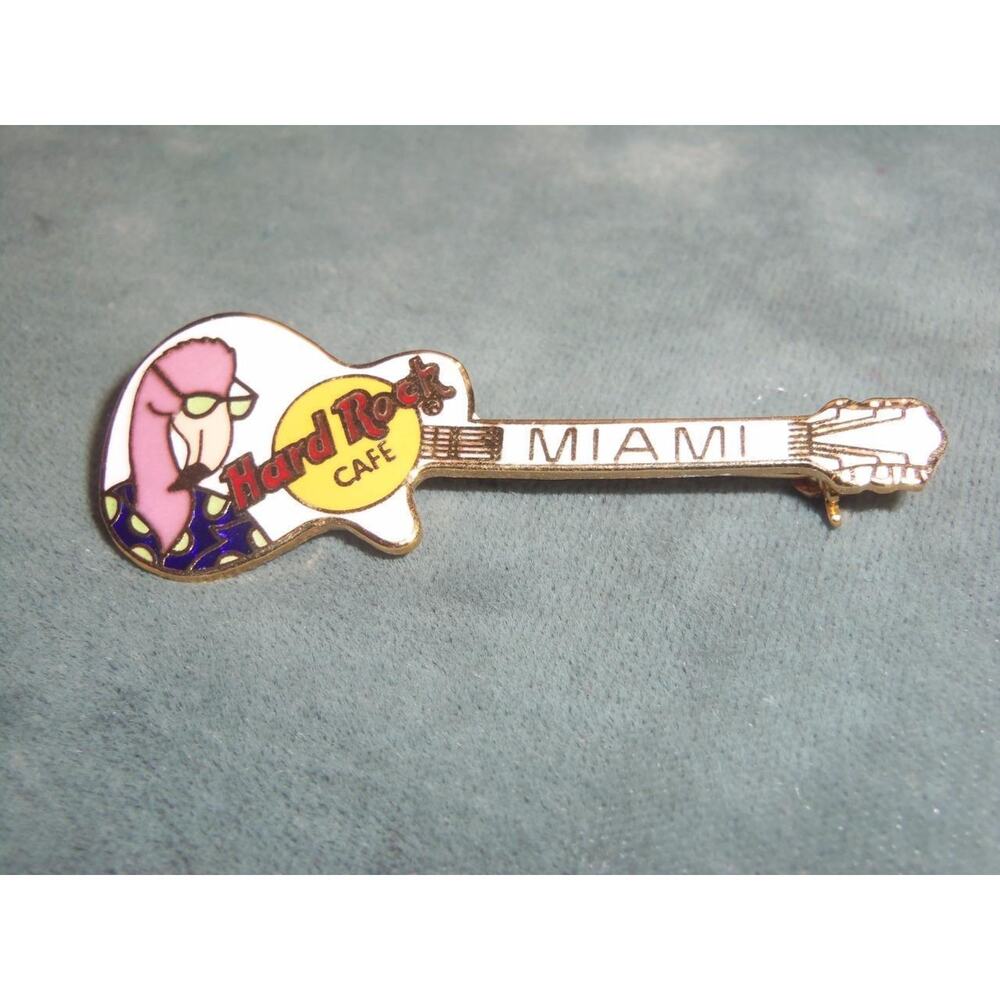 Hard Rock Cafe Guitar Pin Miami Pink Flamingo -021633